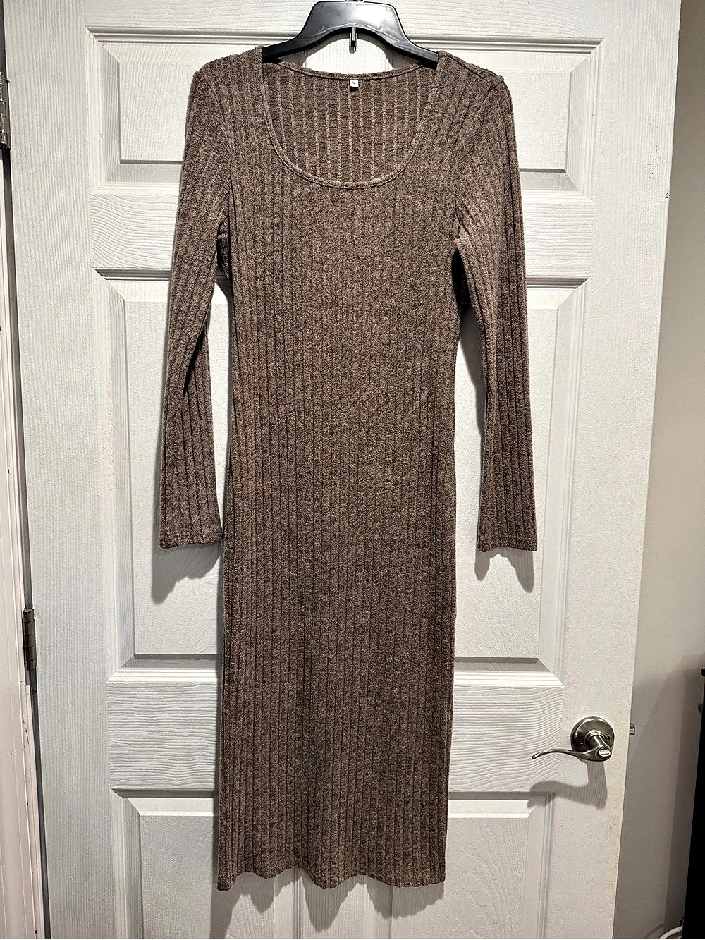 Ribbed Long Sleeve Maxi Dress in Brown Like New
